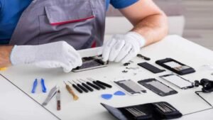 Read more about the article Signs iPhones Need iPhone Repairs in Vancouver